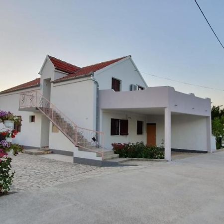 Apartment Magdalena Knin Esterno foto