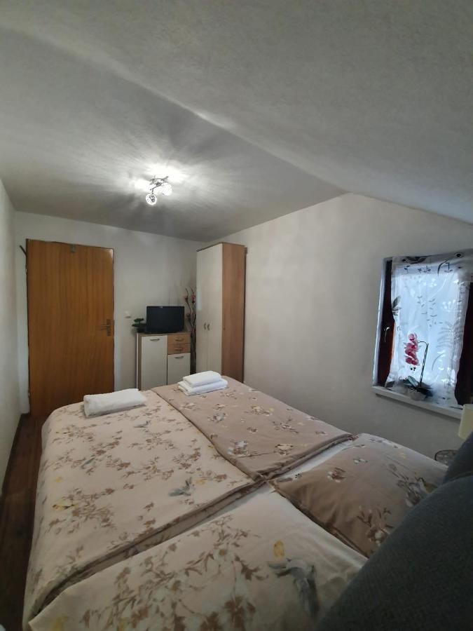 Apartment Magdalena Knin Esterno foto
